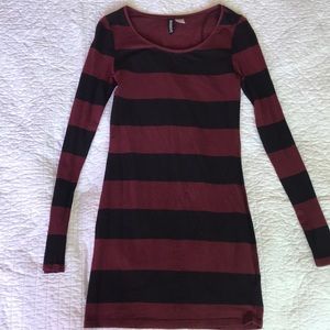 Black and burgundy long sleeve dress